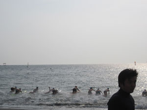 夏の初め、海の体育祭